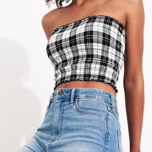 2/$25 Hollister smocked red & black plaid crop top - Picture 4 of 5